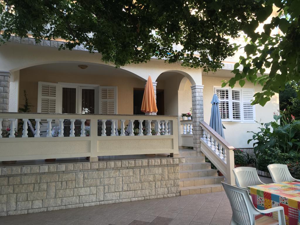 Apartment Biserka Barbat na Rabu Exterior photo