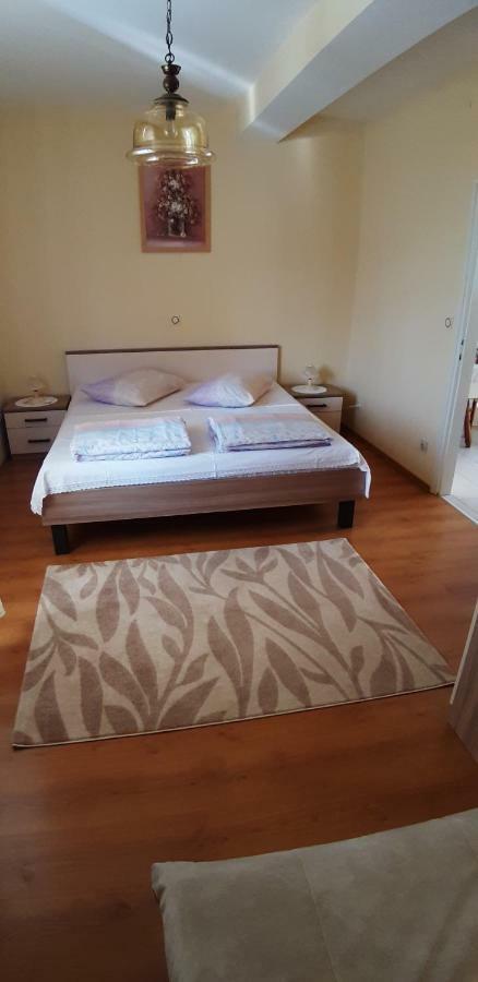 Apartment Biserka Barbat na Rabu Exterior photo