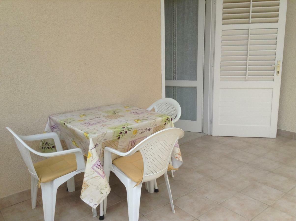 Apartment Biserka Barbat na Rabu Exterior photo
